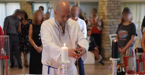Lo stregone Wiccan: Nei riti magici formiamo con le streghe "cerchi spirituali"